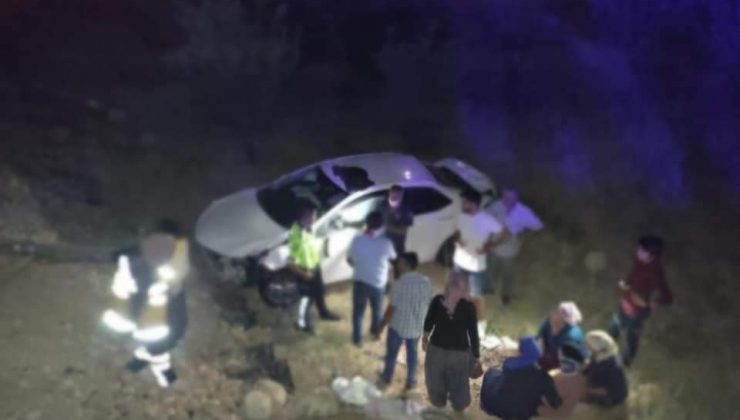 Afşin’de Direksiyon Hakimiyetini Kaybeden Sürücü Kaza Yaptı:4 Yaralı
