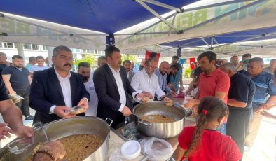 Afşin’de, Ülkü Ocakları Aşure İkramı Etti