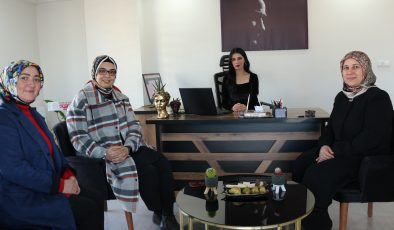 AK Parti Afşin Kadın Kolları Başkanı Ermurat, Gazeteciler Günü Ziyareti!