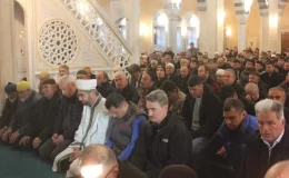 DEPREM BÖLGESİ AFŞİN’DE BAYRAM NAMAZINDA ELLER SEMAYA KALKTI!