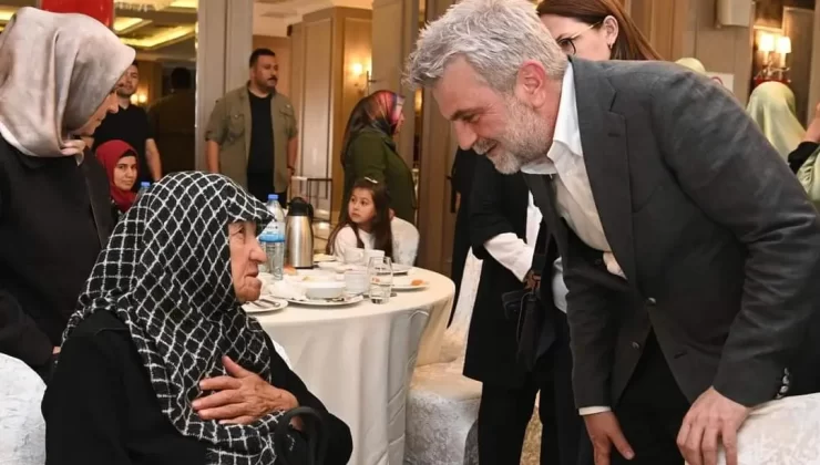 Kahramanmaraş Belediye Başkanı Görgel, Depremzede Annelerle Bir Araya Geldi
