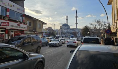 Afşin’de İftara Dakikalar Kala Trafikte Yoğunluk!