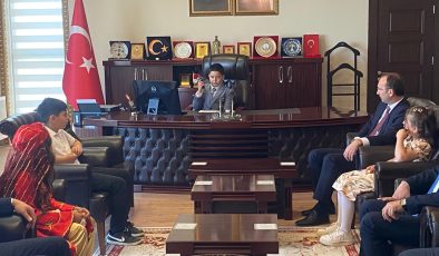 Afşin’de Koltuk Çocukların, Minik Kaymakamlar Göreve Başladı!