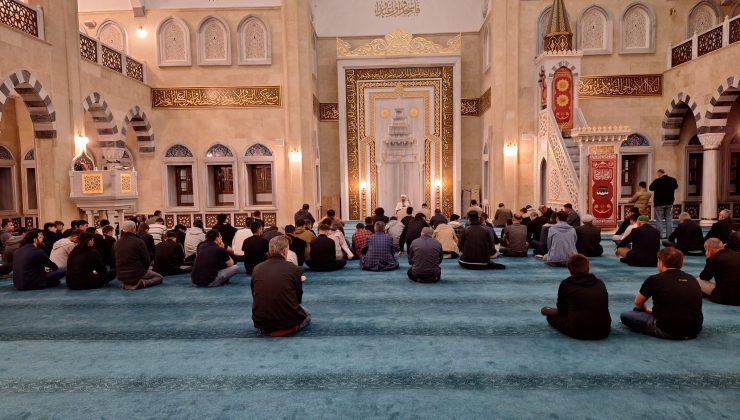 Afşin’de Sabah Namazı Buluşması Yoğun Katılımla Gerçekleştirildi