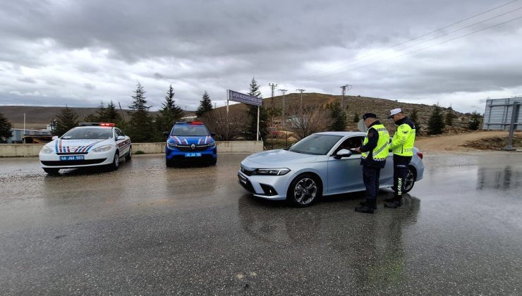 Afşin’de Trafik Denetimlerinde Kurallara Uymayanlara Geçit Yok