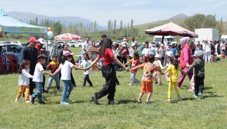 Hüyüklü Mahallesinde Geleneksel Çocuk Oyunları Şenliği Renkli Görüntülere Sahne Oldu