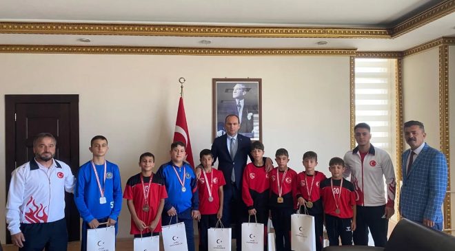 Afşinli Güreşçilerden Şampiyonada Büyük Başarı!