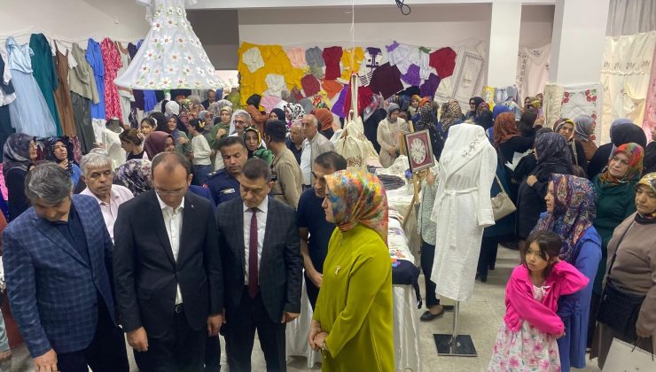 Afşin’de Hayat Boyu Öğrenme Haftası Sergisi Yoğun İlgi Gördü
