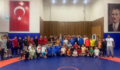 Kaymakam Sarıdoğan’dan, Genç Güreşçilere Moral Ziyareti
