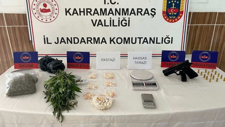 Jandarmadan Aranan Şahıslara ve Uyuşturucuya Yönelik Kararlı Operasyon