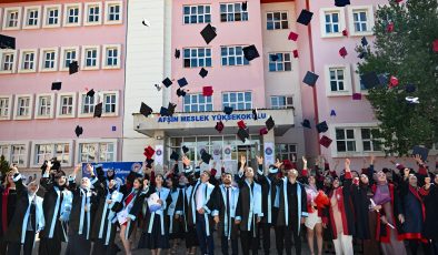 Afşin MYO ve Sağlık Yüksekokulunda Mezuniyet Coşkusu