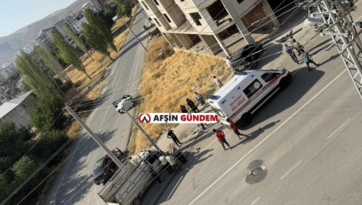 Afşin’de Trafik Kazası, Kamyonet MOBESE Direğine, Otomobil İnşaat Duvarına Çarptı