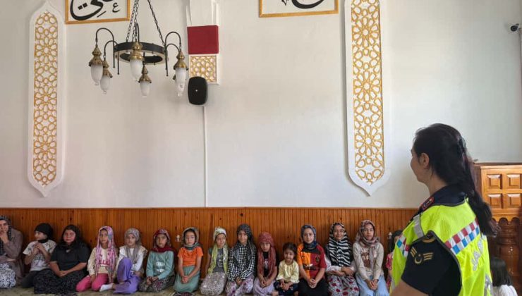 Afşin Jandarmasından Kuran Kursu Öğrencilerine Trafik ve Güvenlik Eğitimi