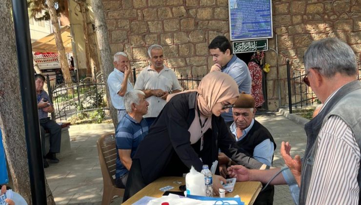 Afşin’de Halk Sağlığı Haftası Kapsamında Aile Hekimliği Tanıtım Standı Kuruldu