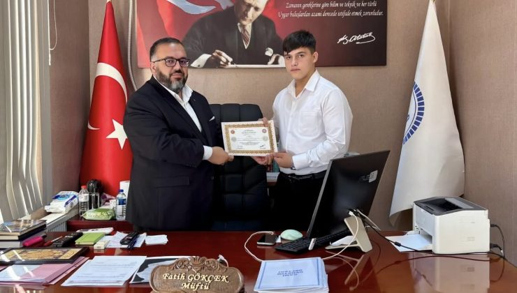 Afşinli Hafız Muhammet Yasin Kapulu, Belgesini Törenle Aldı