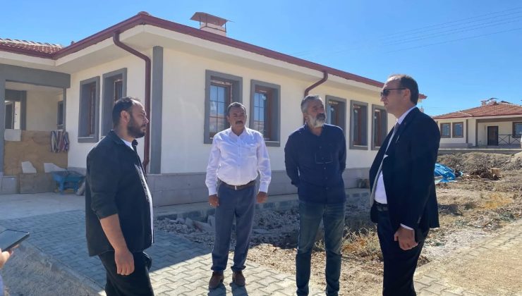 Kaymakam Muammer Sarıdoğan’dan Hüyüklü’de Deprem Konutlarına Ziyaret