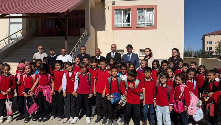 Bir Zamanlar Bizim Okullarımıza Kimse Gelmezdi…