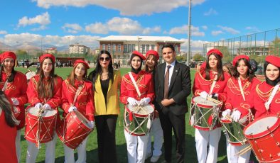 Cumhuriyetin 102. Yılında Aynı Gök Kubbenin Altında