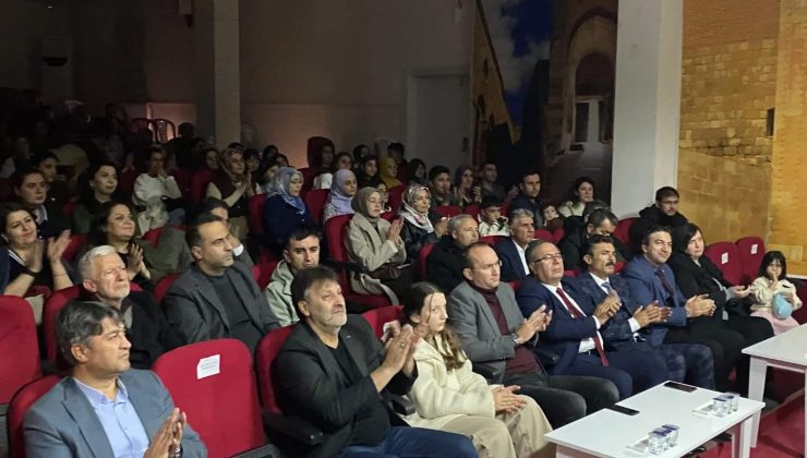 “Şahidimiz Anadolu” Tiyatro Oyunu Afşin’de Sahnelendi