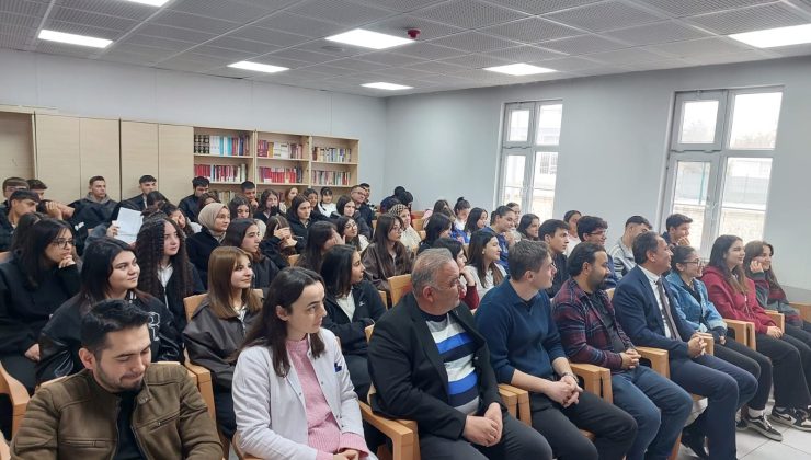 Afşin’de  Prof. Dr. Yakup Poyraz Öğrencilerle Buluştu