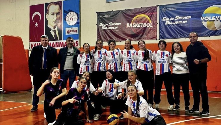 Afşin Anadolu Lisesi Voleybol Takımı Yarı Finale Yükseldi