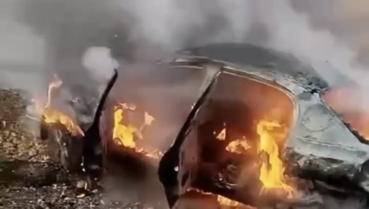 Seyir Hâlinde Alev Alan Otomobil Dakikalar İçinde Demir Yığınına Döndü