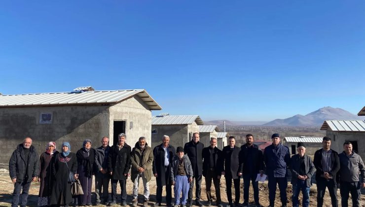 Afşin’de Deprem Konutlarının Ardından Toplu Ahırlar Teslim Edildi