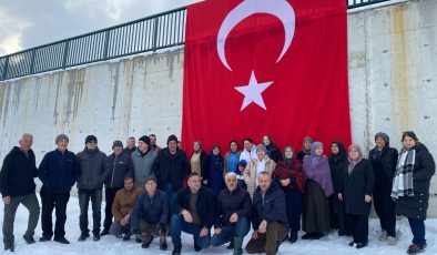 Afşin Anzorey Mahallesi’’nde Al Sancak Gururu!