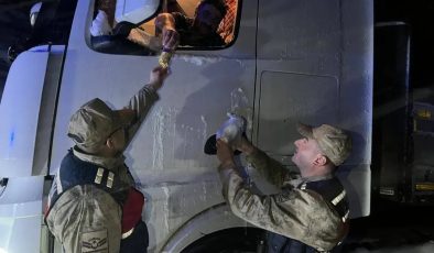 Jandarma Ekipleri Zorlu Kış Şartlarında Vatandaşları Yalnız Bırakmadı