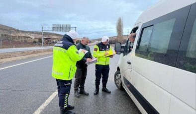 Jandarmadan Trafik Denetimi, 25 Bin 959 Araç Kontrol Edildi