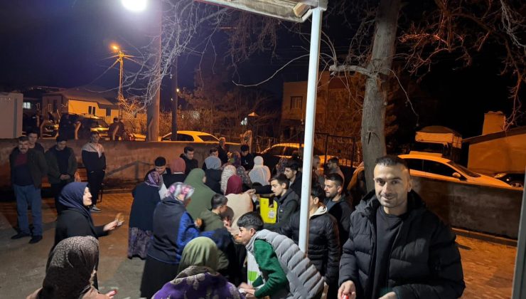 Ülkü Ocakları Afşin İlçe Başkanlığı Kadir Gecesi’nde Vatandaşlarla Buluştu