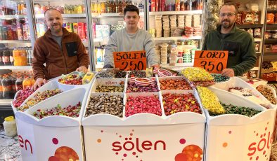 Afşin’de Bayram Alışverişinin En Renkli Durağı, Şeker ve Kuruyemişçilerde Yoğunluk