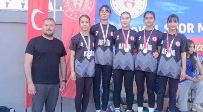 TEAŞ İstiklal Ortaokulu’ndan Büyük Başarı, Türkiye Finallerine Yükseldiler