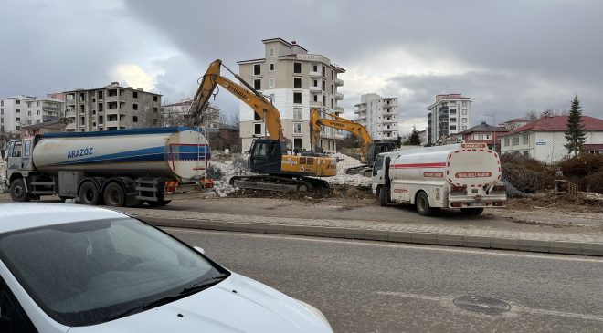 AFŞİN’DE 4. REZERV ALANDA YIKIM ÇALIŞMALARI YENİDEN HIZ KAZANDI