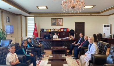 Kaymakamlık Makamı Geleceğin Teminatı Çocuklara Emanet