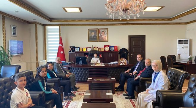 Kaymakamlık Makamı Geleceğin Teminatı Çocuklara Emanet