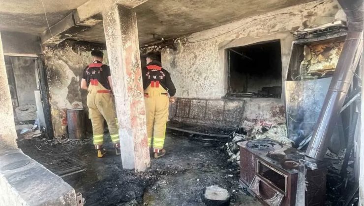 Afşin’de Müstakil Evde Yangın, 4 Kişi Hastaneye Kaldırıldı