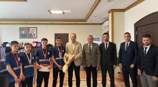Afşinli Öğrencilerden Bilek Güreşinde Türkiye Başarısı