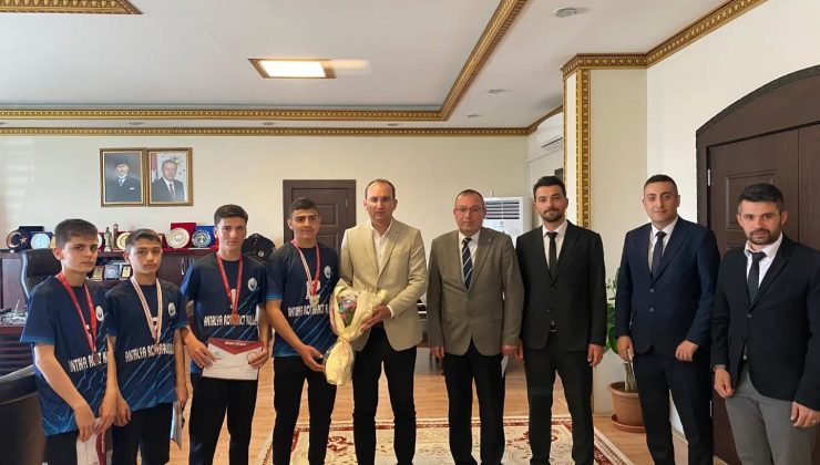 Afşinli Öğrencilerden Bilek Güreşinde Türkiye Başarısı