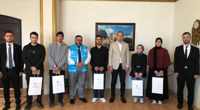 Diyanet’in Bilgi Yarışmasında Derece Alan Öğrenciler Gururlandırdı