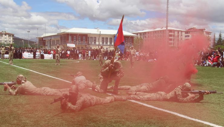 Çoğulhan Jandarma Komandolarının Gösterisi, 19 Mayıs Atatürk’ü Anma, Gençlik ve Spor Bayramı’na Damga Vurdu