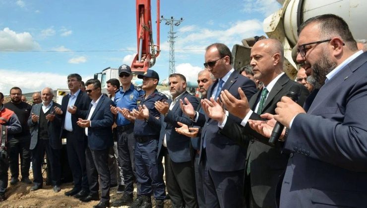 Erçene Mahallesi’nde 250 Kişilik Caminin Temeli Dualarla Atıldı