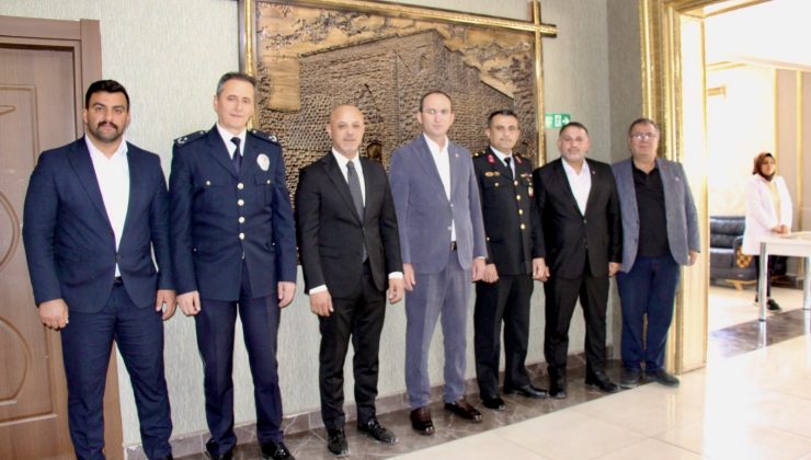 Afşin Protokolü ve Vatandaşlar Bayramlaşma Programında Buluştu