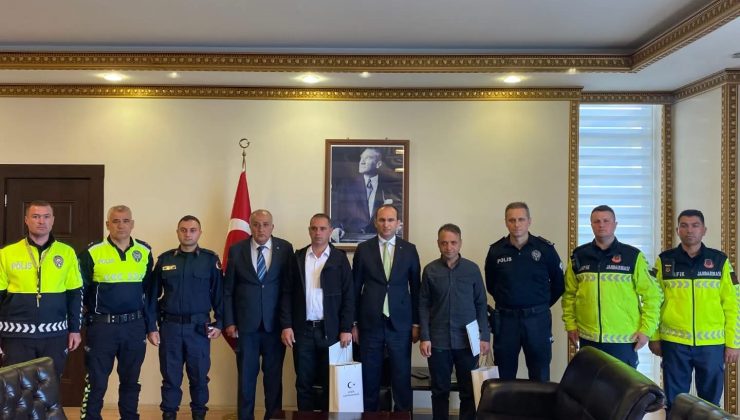 Afşin’de Örnek Sürücülere Anlamlı Ödül “Trafik Kurallarına Bağlılık Takdir Topladı”