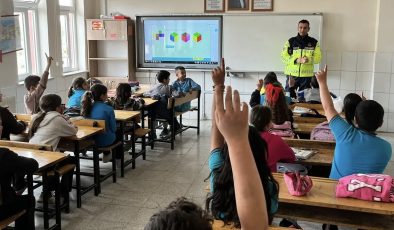 Afşin’de Miniklere Jandarmadan Trafik Eğitimi, Kurallar Uygulamalı Anlatıldı