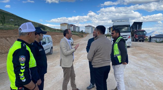 KAYMAKAM SARIDOĞAN, AFŞİN’DE GÜVENLİ ULAŞIM İÇİN YOL YAPIM ÇALIŞMALARINI DENETLEDİ