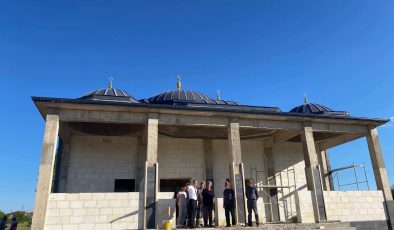 Afşin Kaymakamı Sarıdoğan, Çobanbeyli’nde Yapımı Süren Cami İnşaatını İnceledi