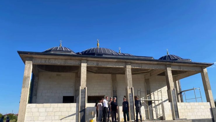 Afşin Kaymakamı Sarıdoğan, Çobanbeyli’nde Yapımı Süren Cami İnşaatını İnceledi
