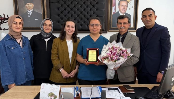 Afşin’de KETEM Çalışmalarına Katkı Sunan Kadın Doğum Uzmanına Plaket