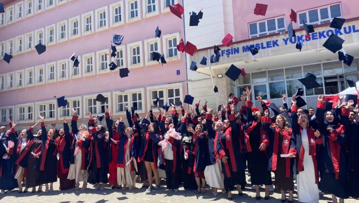 KSÜ Afşin Meslek Yüksekokulu’nda Mezuniyet Coşkusu